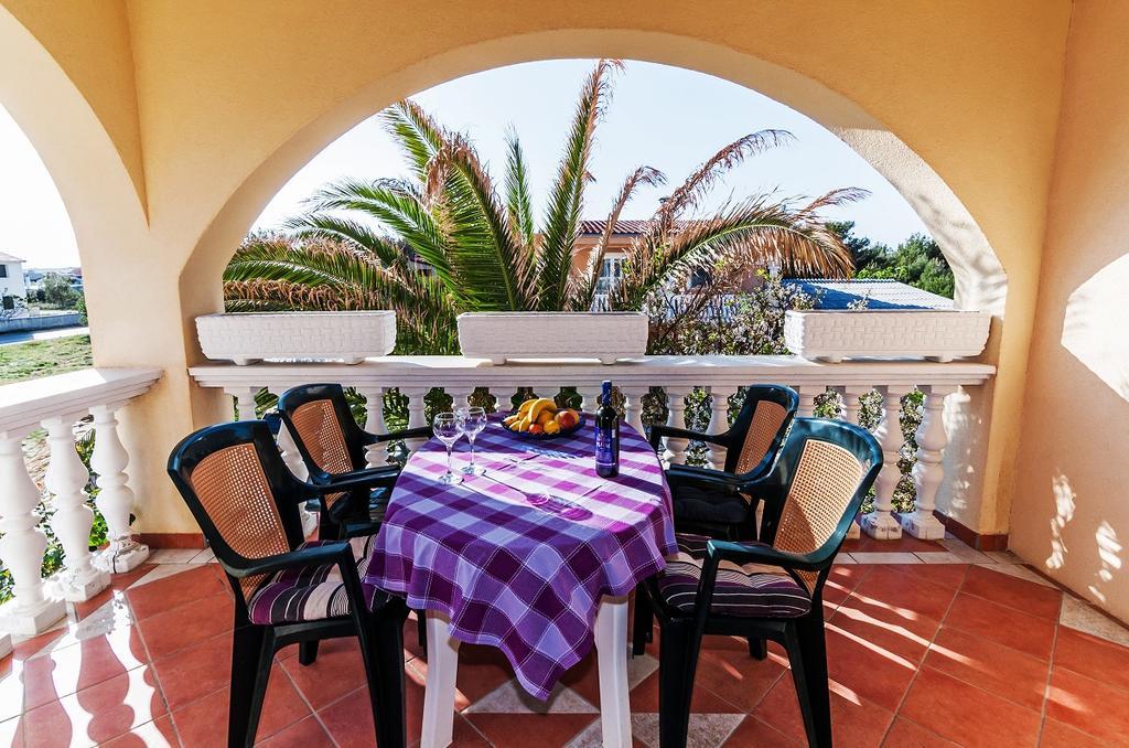 Villa Mare Apartments Vir Exterior foto