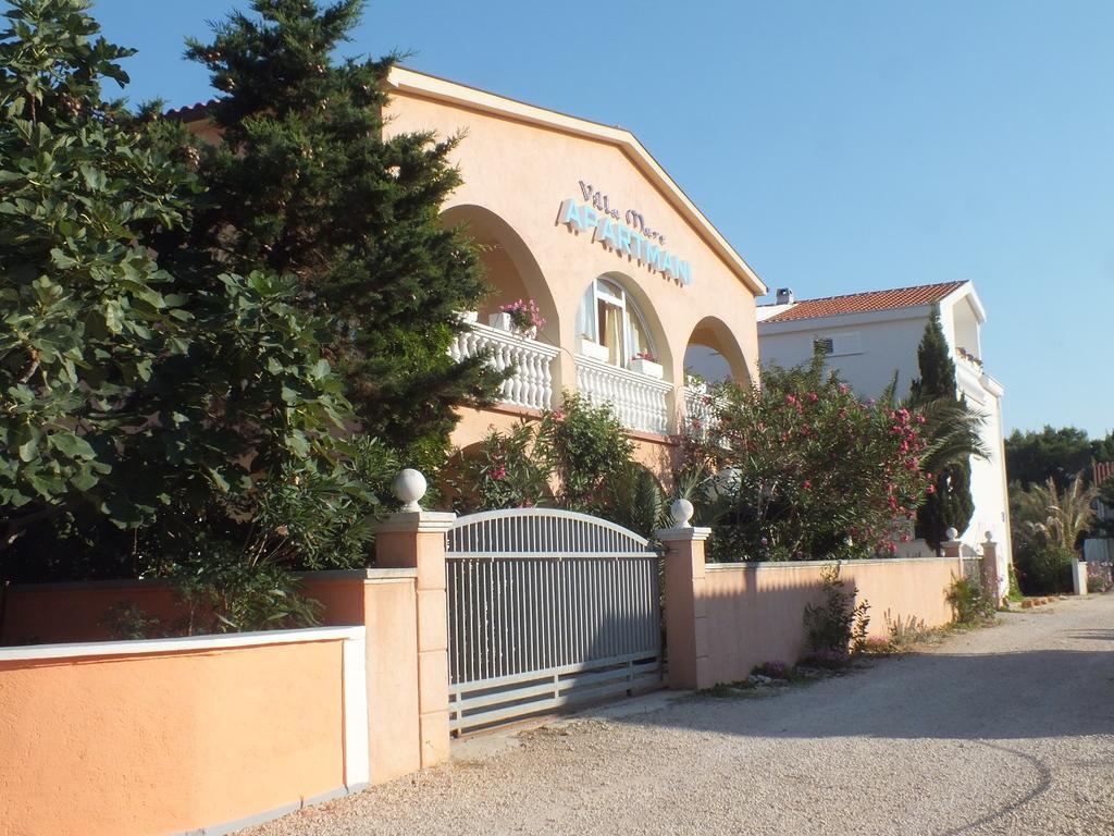 Villa Mare Apartments Vir Exterior foto