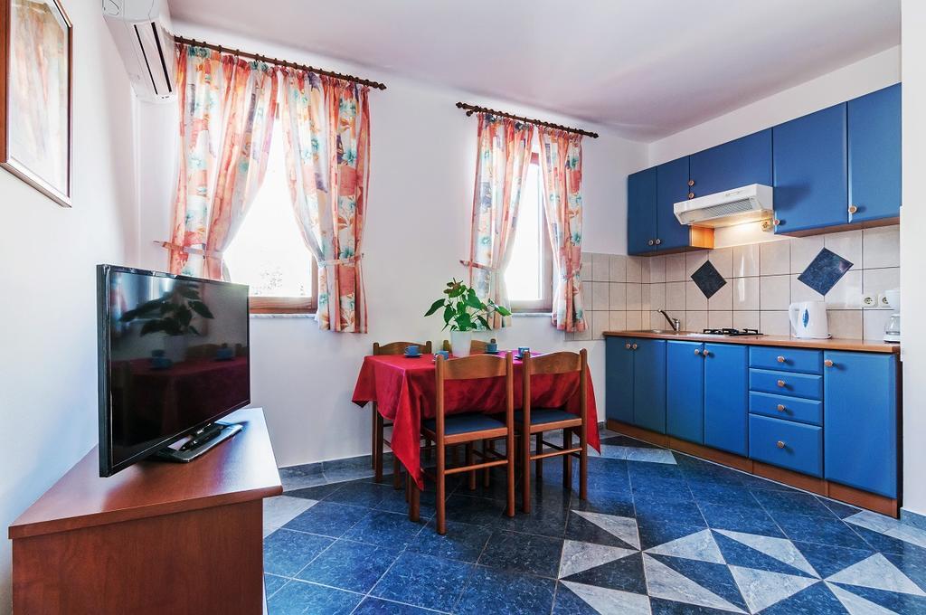 Villa Mare Apartments Vir Exterior foto