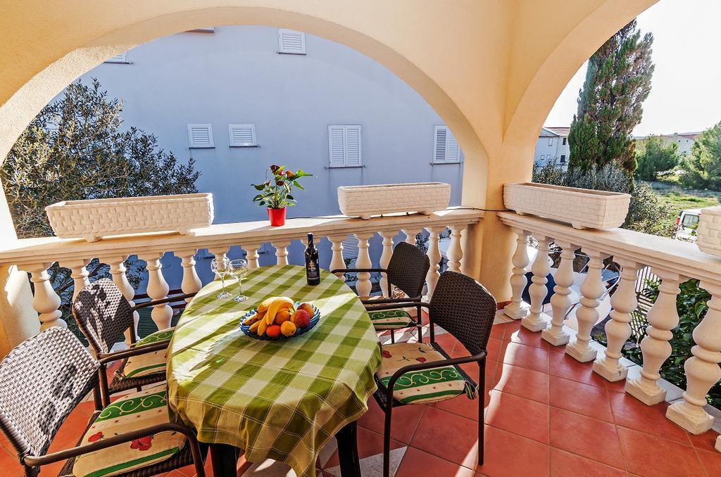 Villa Mare Apartments Vir Exterior foto