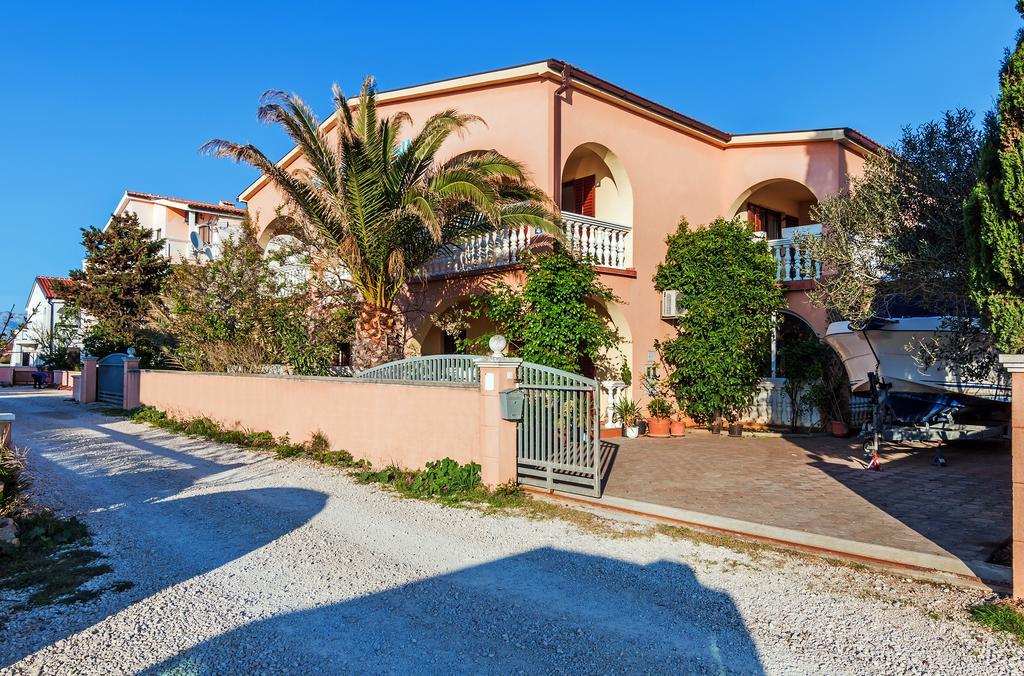 Villa Mare Apartments Vir Exterior foto